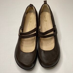 Jambu Scarlet Too Mary Jane